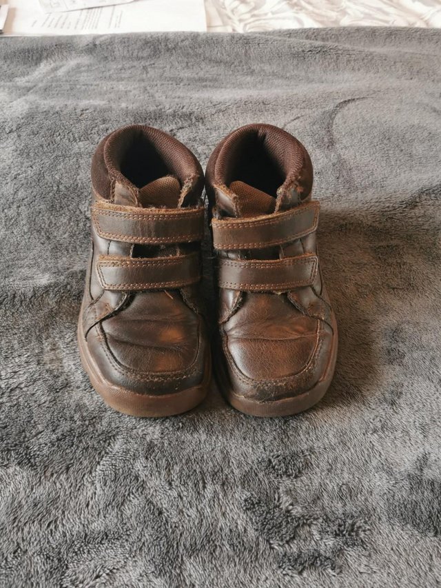 Image 2 of Boys Clarks boots Size 8.5 (excellent condition)