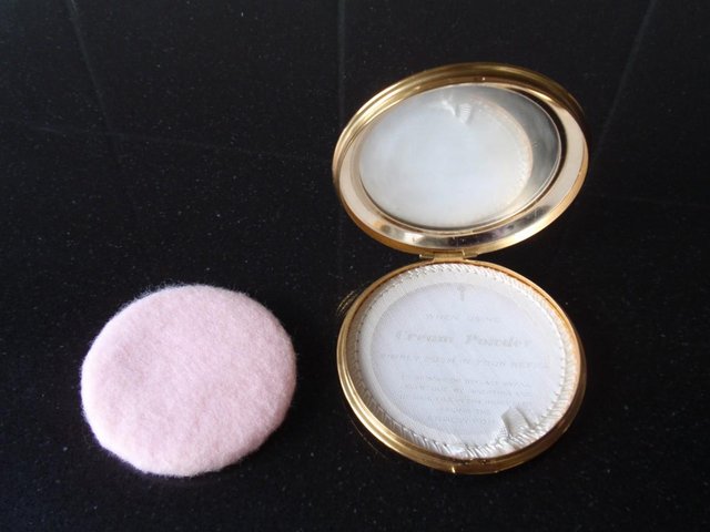 Image 2 of Vintage Metal Make Up Compact Featuring Isle of Man