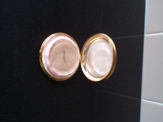 Image 3 of Vintage Metal Make Up Compact Featuring Isle of Man