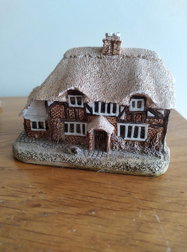 Preview of the first image of Lilliput lane honeysuckle and Rosebank cottages.