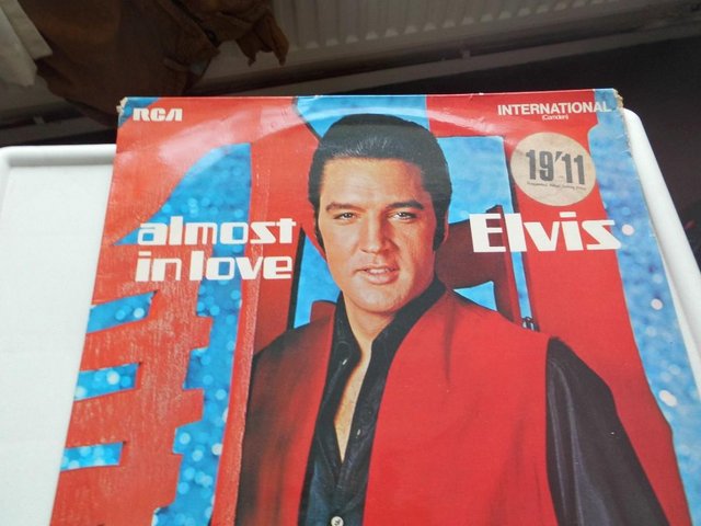 Image 2 of 2 elivis presley lp  all in good condition