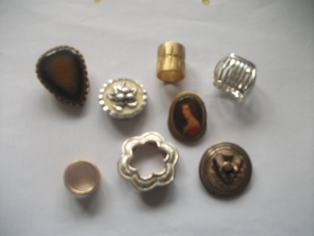 Preview of the first image of VINTAGE SCARF CLIPS (8) updated.