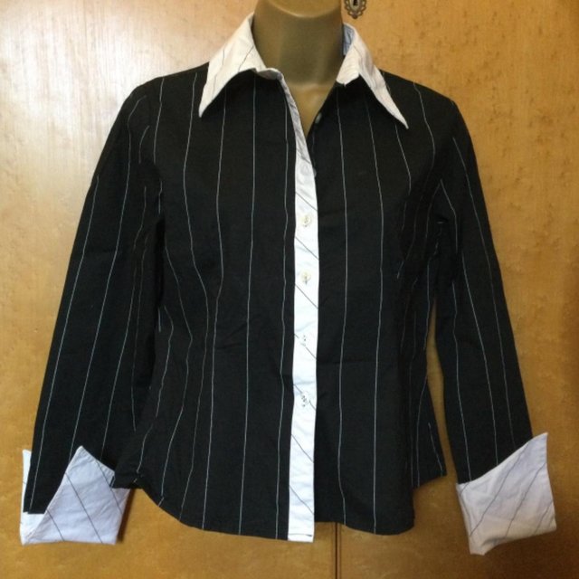 Preview of the first image of Funky Smart B&W Chalk Stripe Stretch Shirt, sz12.