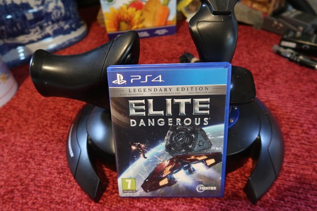 Preview of the first image of PS4 Thrustmaster + Elite Dangerous Space Game.