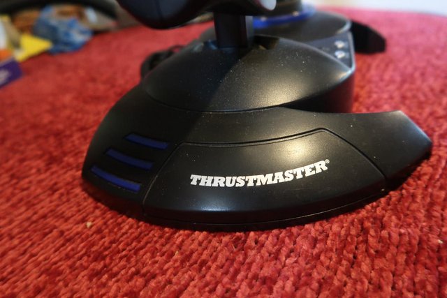 Image 3 of PS4 Thrustmaster + Elite Dangerous Space Game