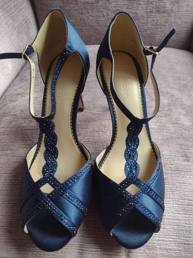 Preview of the first image of Navy blue size 37 shoe moonsoon.