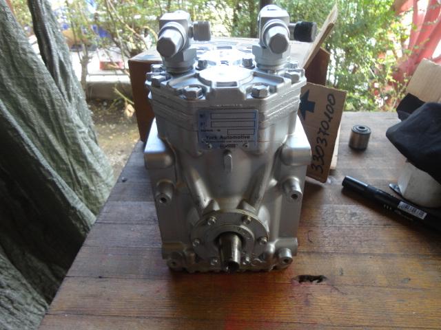 Image 2 of A/C compressor for Maserati Merak