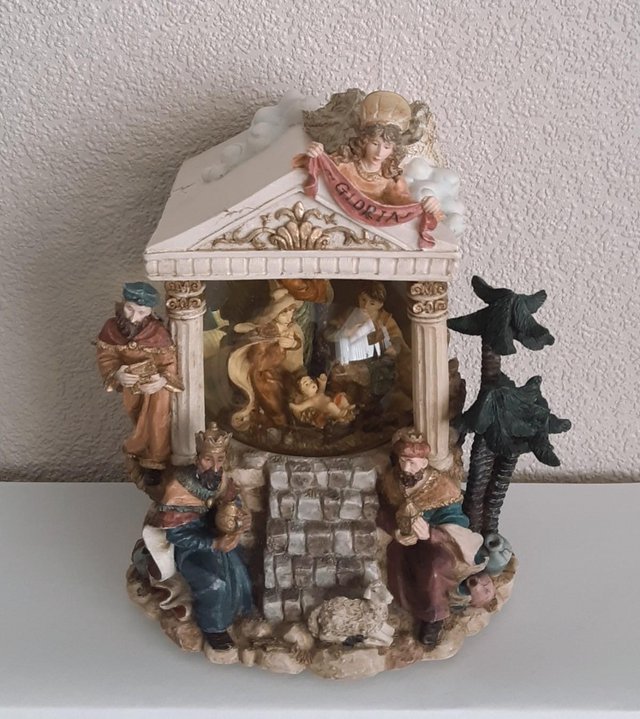 Preview of the first image of Beautiful Vintage Musical Nativity Snow Globe.