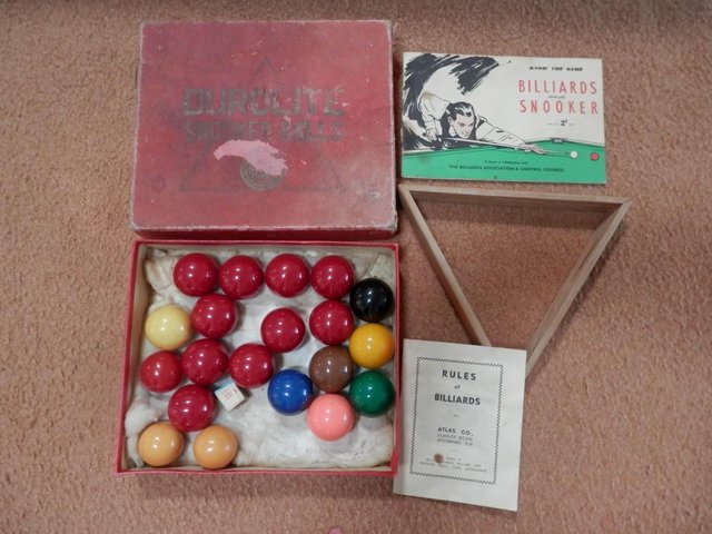 Preview of the first image of DUROLITE Vintage Snooker/BilliardsBalls Set With Triangle.