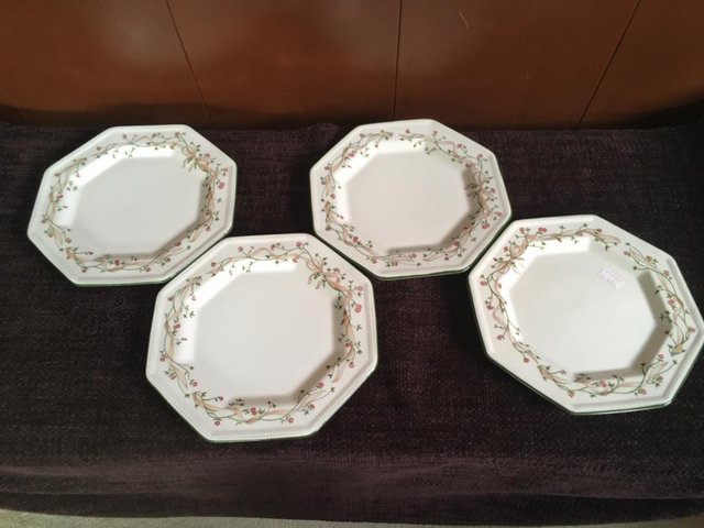 Preview of the first image of Johnson’s Bros Eternal Beau Dinner Plates x 4.