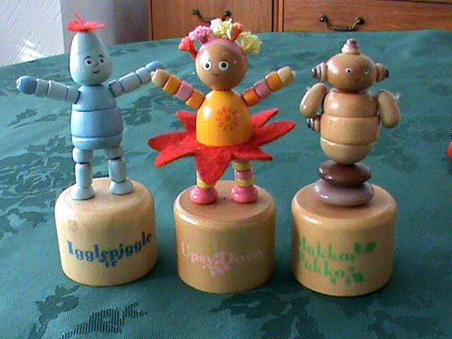 Preview of the first image of Wooden Push Up Upsy Daisy Iggle Piggle & Maka Paka.