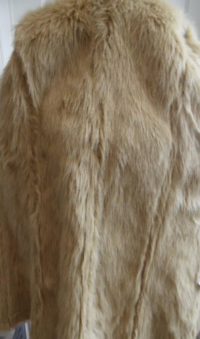 Image 2 of Ladies Faux Fur Coat size 20 in excellent condition
