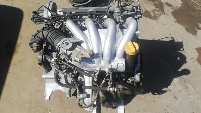 Image 3 of Engine with accessories for Porsche 944