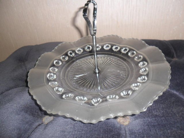 Image 3 of FLUTED GLASS SANDWICH CAKE SERVING DISH
