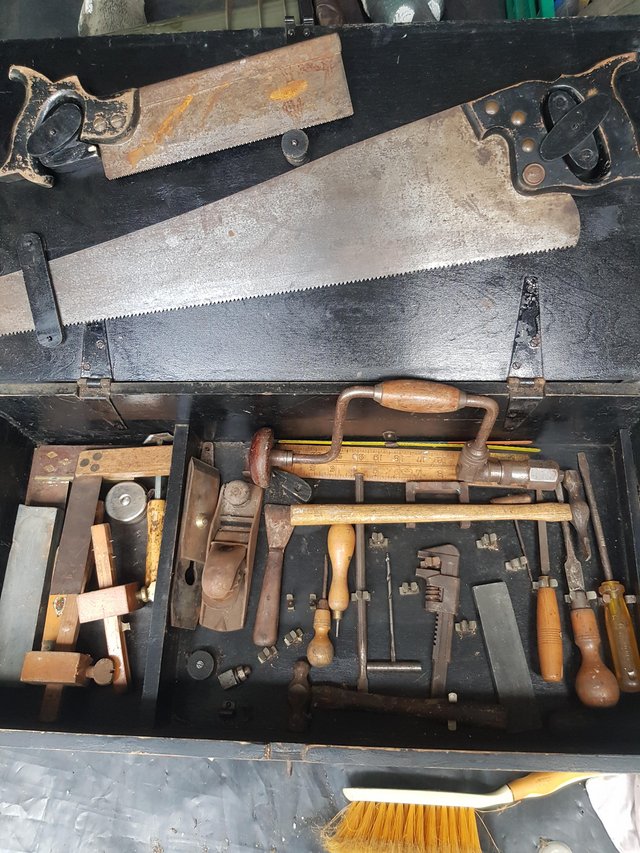 Image 2 of Old GTL tools & tool chest, a vintage set