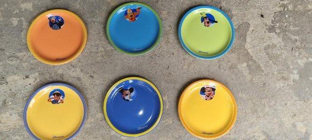Preview of the first image of VINTAGE DISNEY PLATES COLLECTABLES.