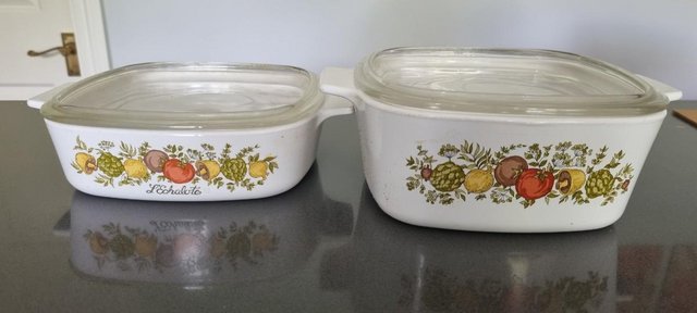 Preview of the first image of CORNING CASSEROLE POTS & LIDSX 2 BRAND NEW.