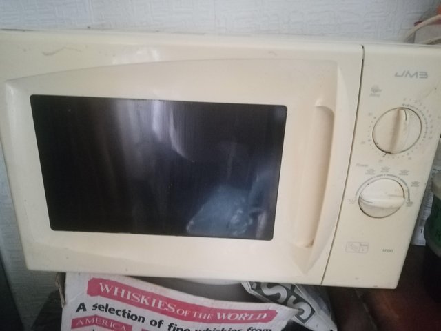 Image 3 of Micowave Oven, Hardly used, older but working