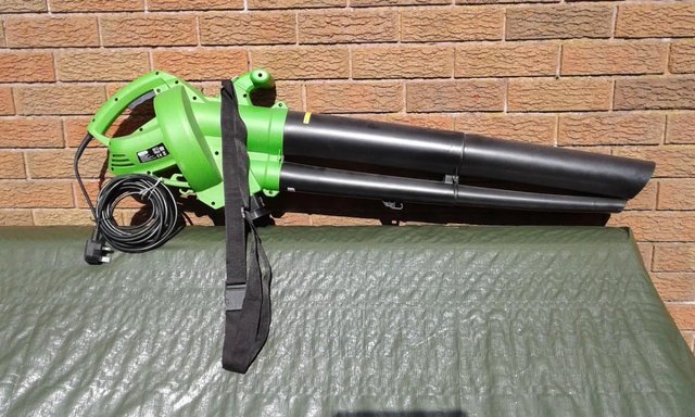 Preview of the first image of Handy 3in one leaf blower/vacuum/shredder.