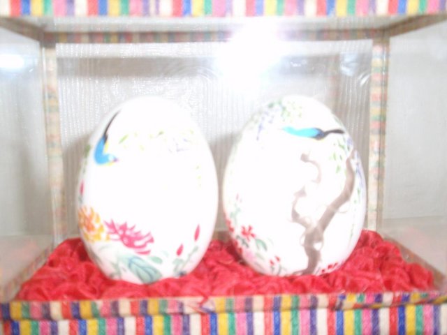 Image 2 of Set of two Chinese style painted eggs in display case