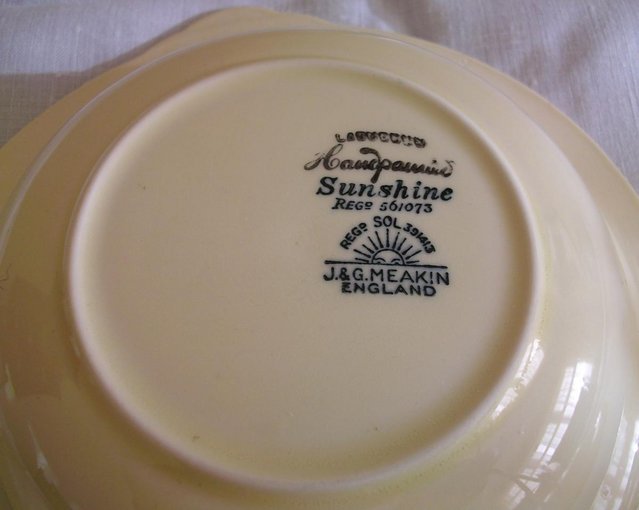 Image 3 of Antique J&G Meakin Dessert Bowls & Serving Dish "Laburnum"