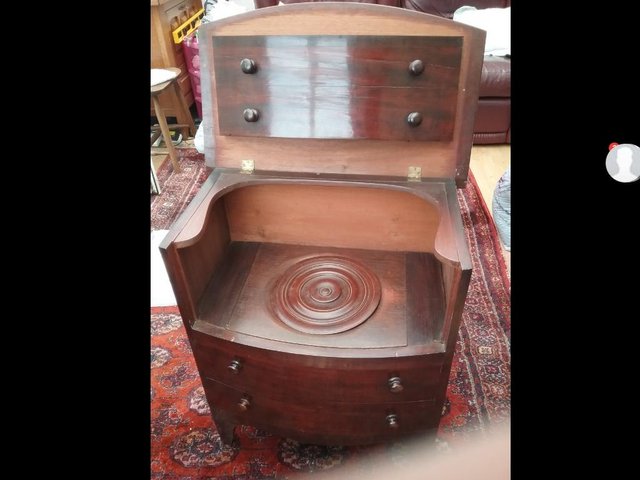 Image 21 of Titchmarsh&Goodwin Oak Credance Chest and many more items