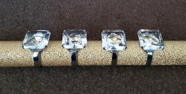 Preview of the first image of 4 Beautiful Crystal Napkin Rings.