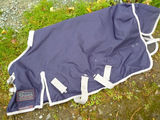 Preview of the first image of New Shires Highlander 200gm Turnout Rug 4'3".