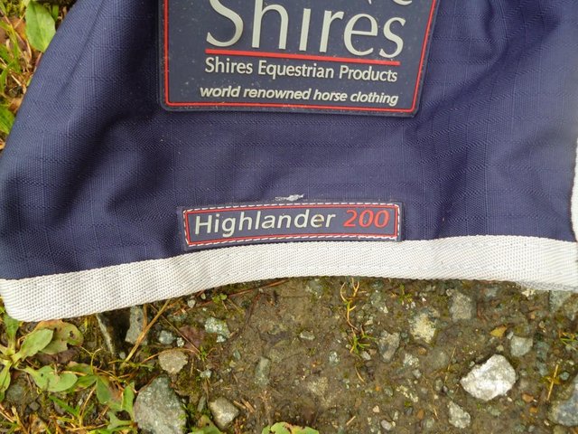 Image 3 of New Shires Highlander 200gm Turnout Rug 4'3"