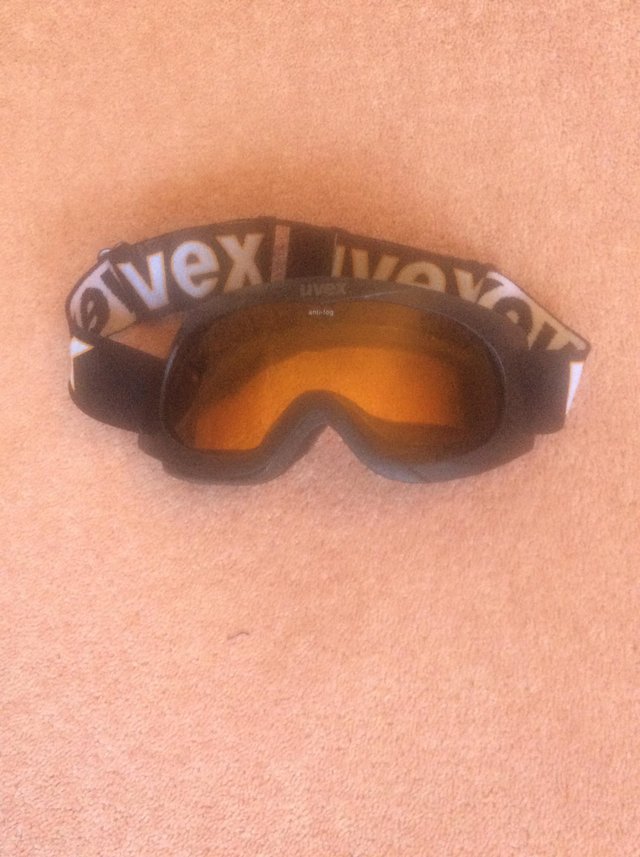 Preview of the first image of Uvex Anti Fog Ski Goggles man size.