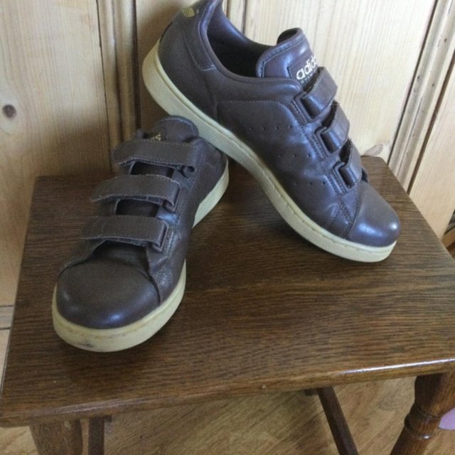 Preview of the first image of ADIDAS Brown Trainers, Sz9, Very Good Condition.