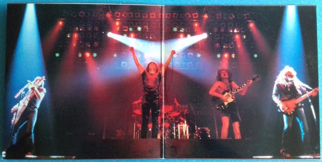 Image 2 of AC/DC 'For Those About To Rock' 1981 UK 1st Press LP. NM/EX+
