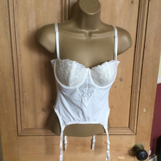 Image 2 of Basque With Suspender Belt, Cream, Lace Cups, 36B BNWT