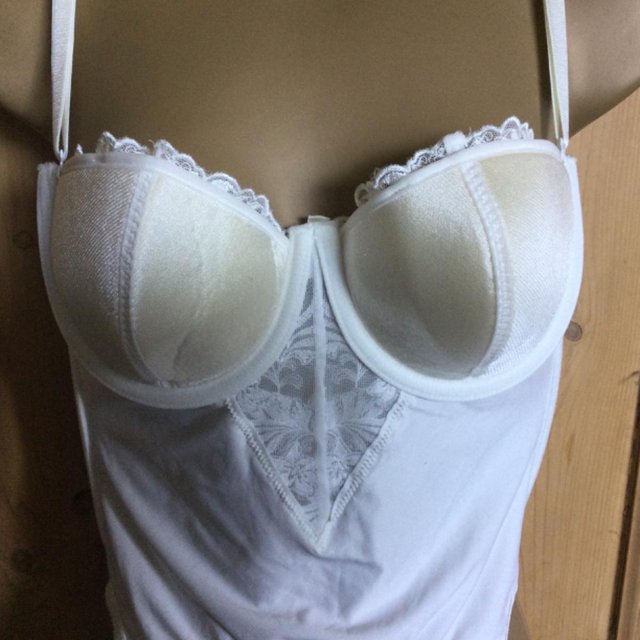 Image 13 of Basque With Suspender Belt, Cream, Lace Cups, 36B BNWT