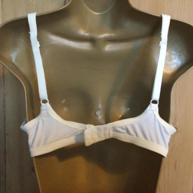 Image 7 of 34B/C Bra, Cream Padded 1/2 Lace Cup, Non-wired, Immaculate.