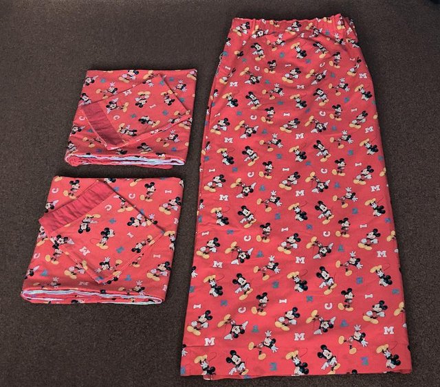 Preview of the first image of Mickey Mouse Red Curtains + 2 Matching Single Duvet Sets.