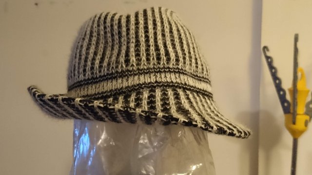 Image 2 of Damart Hat foldable trilby Black and white