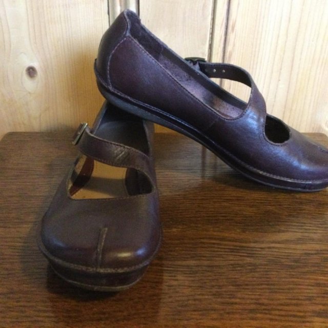 Image 2 of CLARKS Brown Leather Mary Jane Shoes/ Pumps Sz6
