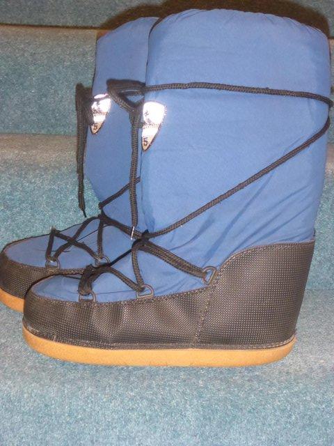 Preview of the first image of Moon Boots size 38-40 Sell on websites like Amazon for£85-95.
