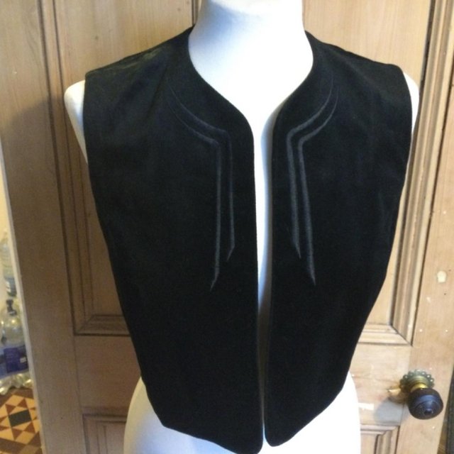 Preview of the first image of Vintage 80s Black Velvet Bolero, Sz10, Excellent Condition.
