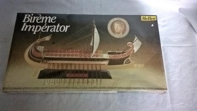 Preview of the first image of Vintage Bireme Imperator Heller / Humbrol Model new.