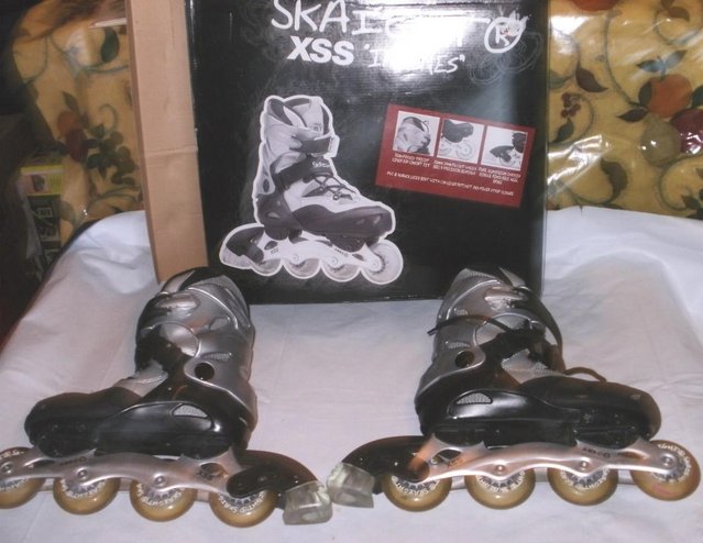 Preview of the first image of Skaight XSS inline skates uk size 5 with protective gear..