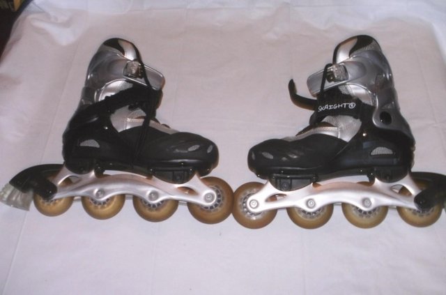 Image 3 of Skaight XSS inline skates uk size 5 with protective gear.