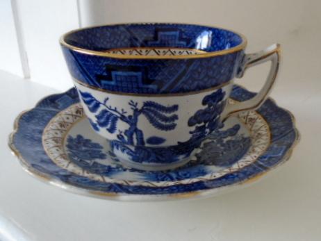 Image 2 of Real Old Willow seven tea cups and saucers (A8025)