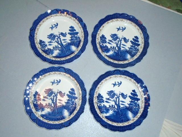 Preview of the first image of Real Old Willow plates – Four plates  (A8025).
