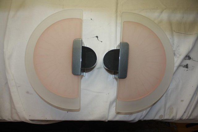 Image 2 of A PAIR OF QUALITY WALL LIGHTS in excellent condition