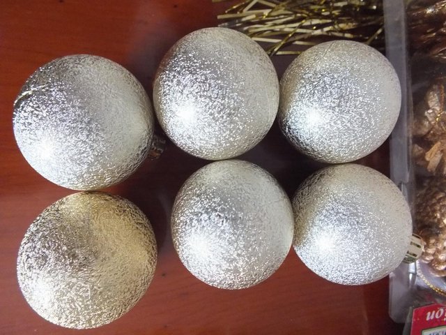 Preview of the first image of Gold Themed Christmas Decorations.