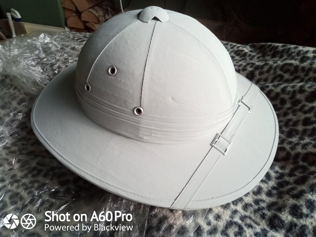 Preview of the first image of 10 Pith Helmets 2 Light coloured 8 Green colour..