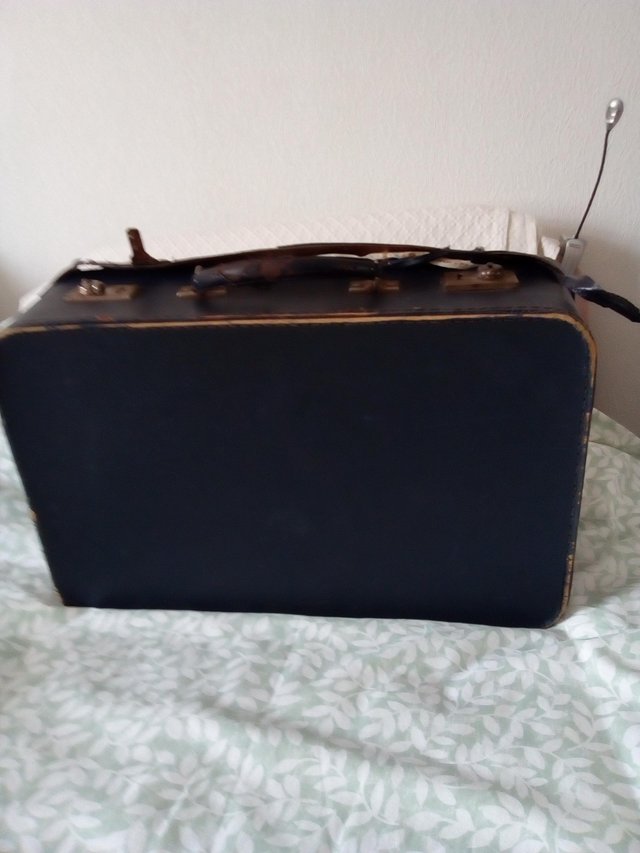 Image 2 of VINTAGE SMALL NAVY SUITCASE NEEDS RESTORATION