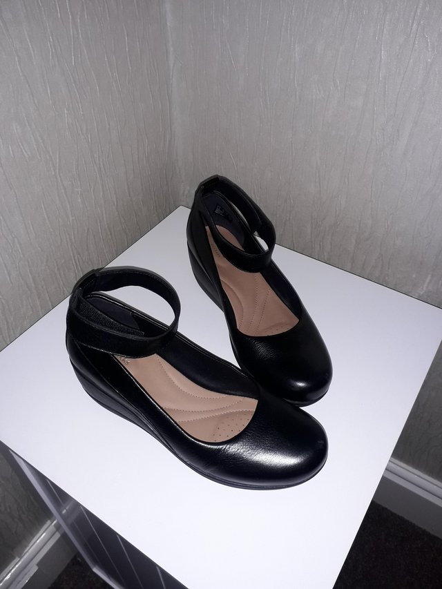 Image 2 of Ladies Clark's Black leather Shoes